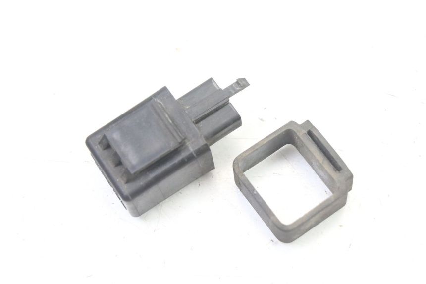 photo de FLASHER RELAY YAMAHA FZS FAZER 600 (2001 - 2003) - Alternative perspective