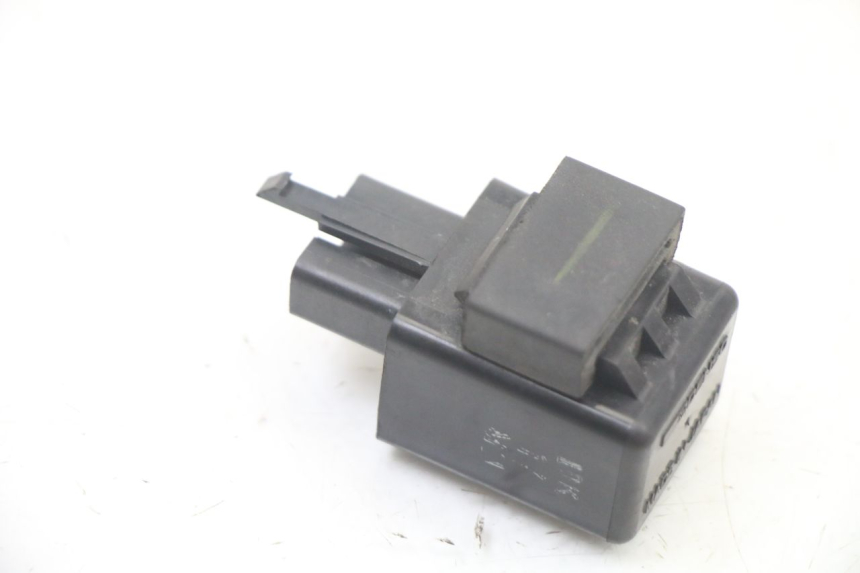 photo de TURN SIGNAL RELAY YAMAHA XJ6 600 (2008 - 2016) - Zoom on usage condition