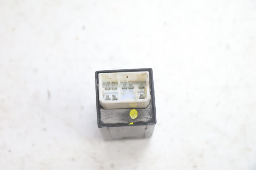 photo de FLASHER RELAY YAMAHA YP MAJESTY 125 (2002 - 2006) - Alternative perspective