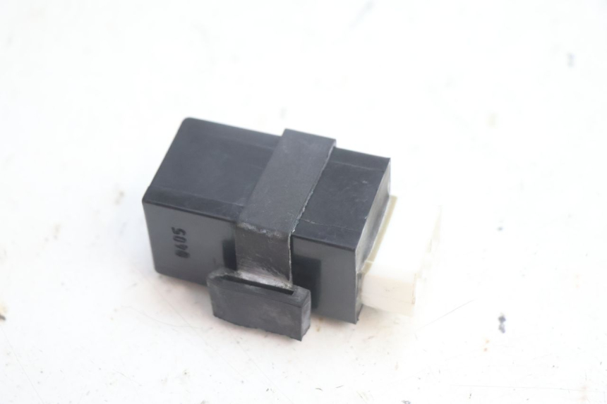 photo de FLASHER RELAY YAMAHA YP MAJESTY 125 (2002 - 2006) - Zoom on usage condition