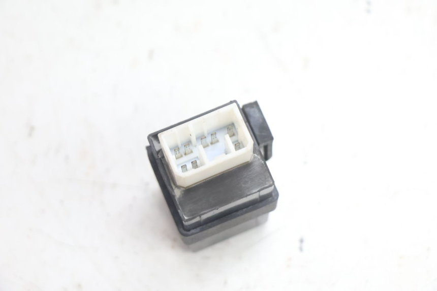 photo de FLASHER RELAY YAMAHA YP MAJESTY 125 (2002 - 2006) - Alternative perspective