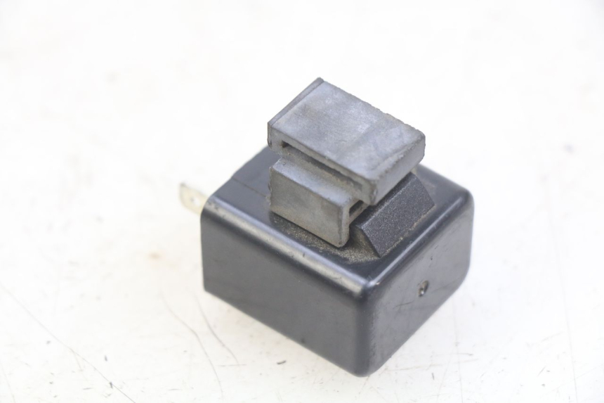 photo de FLASHER RELAY PIAGGIO ZIP 4T 50 (2018 - 2020) - Component detail