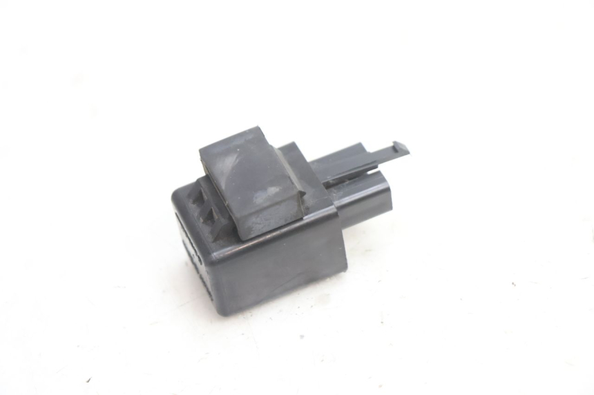 photo de TURN SIGNAL RELAY KAWASAKI ZX-6R ZX6R 600 (2000 - 2002) - Zoom on usage condition