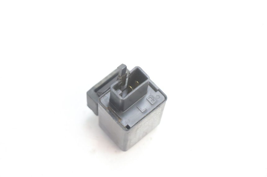 photo de FLASHER RELAY KAWASAKI ZX-6R ZX6R 600 (1995 - 1997) - Alternative perspective