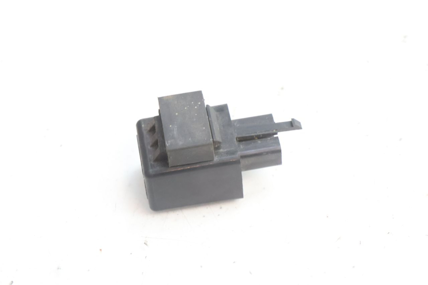 photo de TURN SIGNAL RELAY KAWASAKI ZZR 600 (1995 - 2004) - Alternative perspective