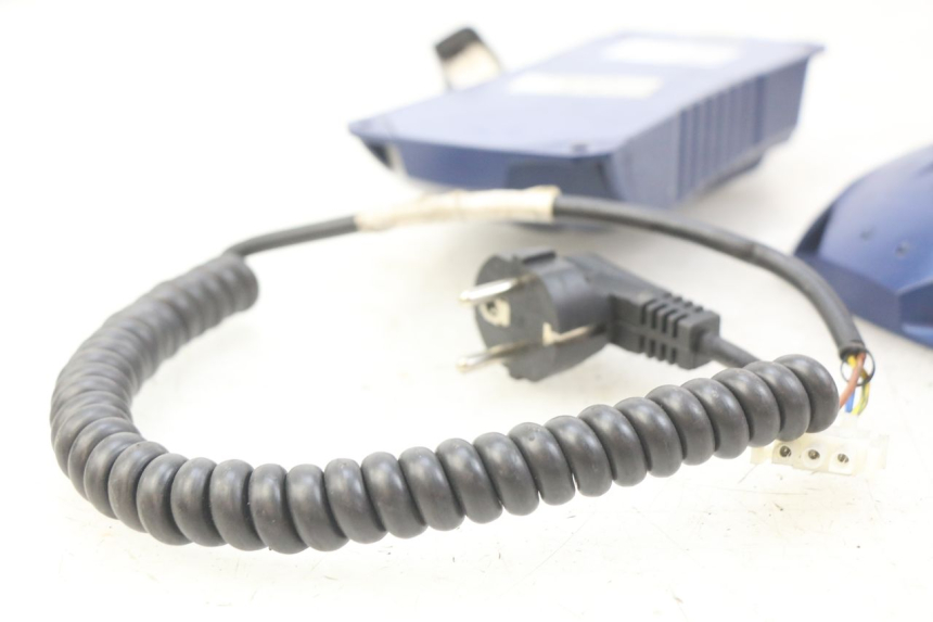 photo de BATTERY CHARGER PEUGEOT E-VIVACITY 1 (2012 - 2018) - Distinctive features