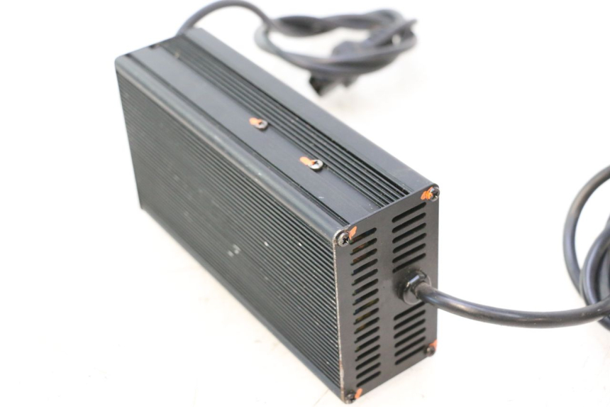 photo de BATTERY CHARGER BAIKU SAKURA 1 (2021 - 2025) - Technical close-up