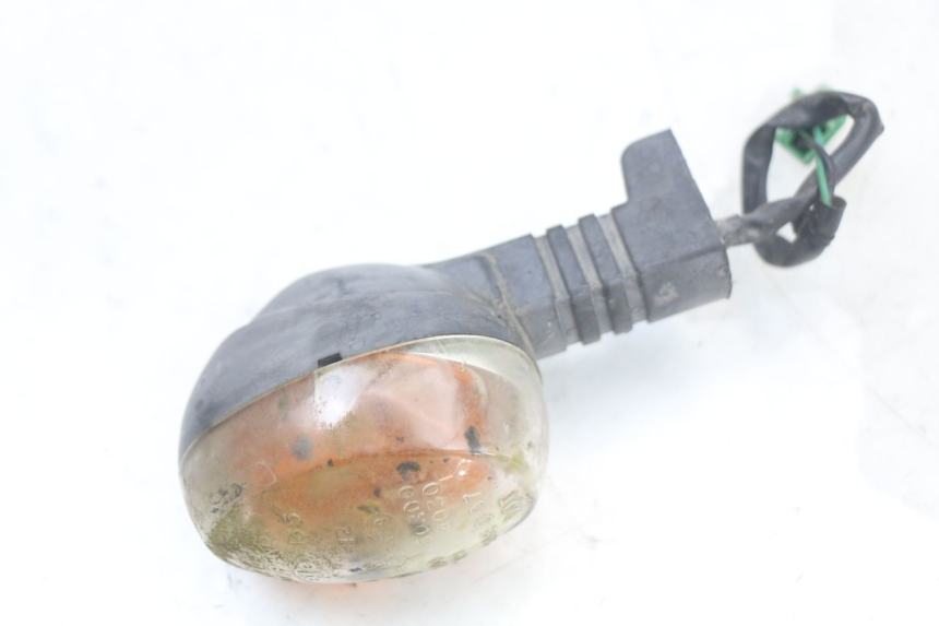 photo de RIGHT REAR TURN SIGNAL MBK BOOSTER SPIRIT 50 (2004 - 2017) - Alternative perspective