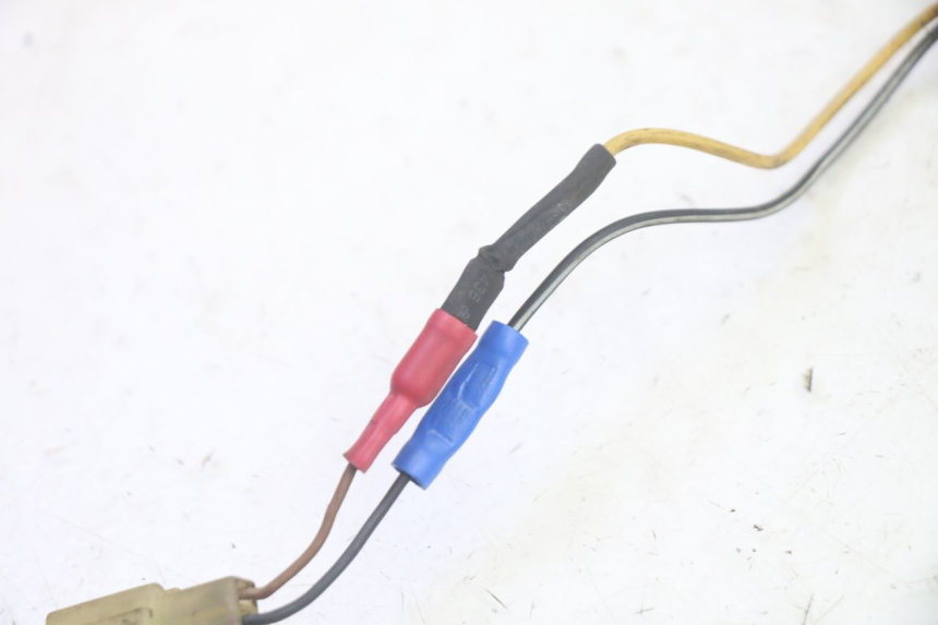 photo de RIGHT REAR TURN SIGNAL MBK BOOSTER SPIRIT 50 (2004 - 2017) - Technical close-up