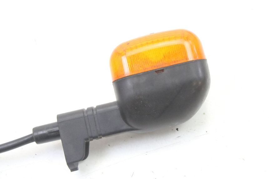 photo de RIGHT REAR TURN SIGNAL YAMAHA BW'S BWS 125 (2010 - 2013) - Technical close-up