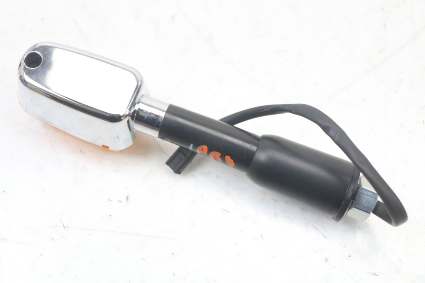 photo de REAR RIGHT TURN SIGNAL ROYAL ENFIELD CONTINENTAL GT 650 (2019 - 2024) - Technical close-up