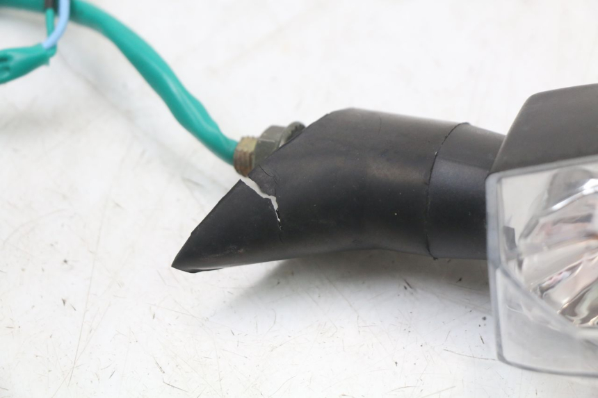 photo de REAR RIGHT TURN SIGNAL SYM CROX 4T 50 (2016 - 2023) - Alternative perspective