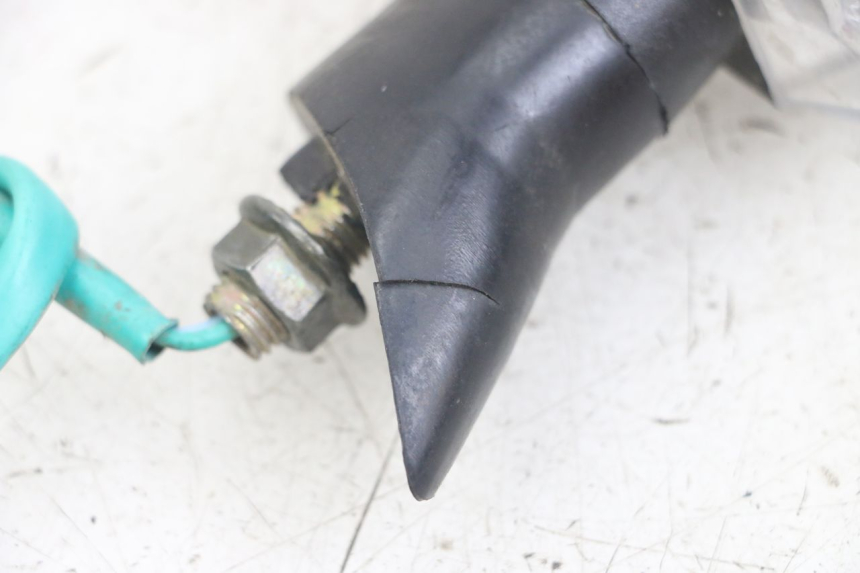 photo de REAR RIGHT TURN SIGNAL SYM CROX 4T 50 (2016 - 2023) - Surface and material condition