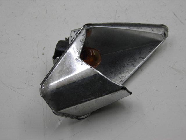 photo de REAR RIGHT TURN SIGNAL DERBI GP MAX 250 (2006 - 2008) - Zoom on usage condition