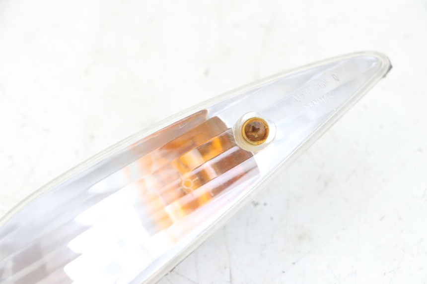 photo de REAR RIGHT TURN SIGNAL PEUGEOT ELYSTAR 125 (2002 - 2007) - Zoom on usage condition