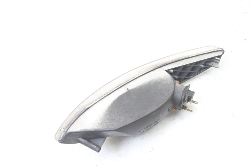 photo de REAR RIGHT TURN SIGNAL PEUGEOT ELYSTAR 50 (2002 - 2014) - Alternative perspective
