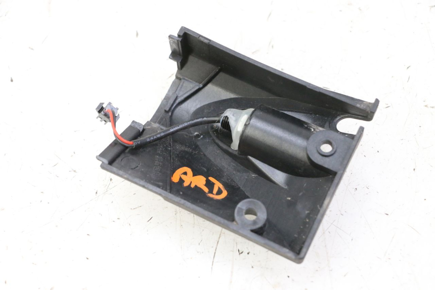 photo de REAR RIGHT TURN SIGNAL KUKIRIN G2 MASTER 1 - Surface and material condition