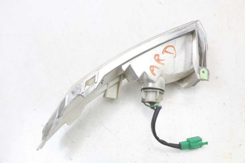 photo de REAR RIGHT TURN SIGNAL PEUGEOT GEOPOLIS RS 125 (2007 - 2009) - Technical close-up