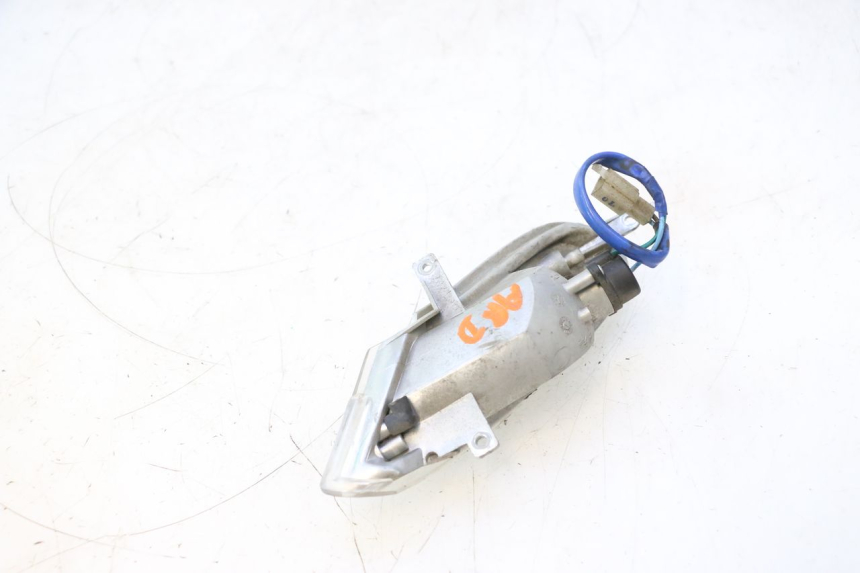 photo de REAR RIGHT TURN SIGNAL KYMCO GRAND DINK 125 (2008 - 2014) - Zoom on usage condition