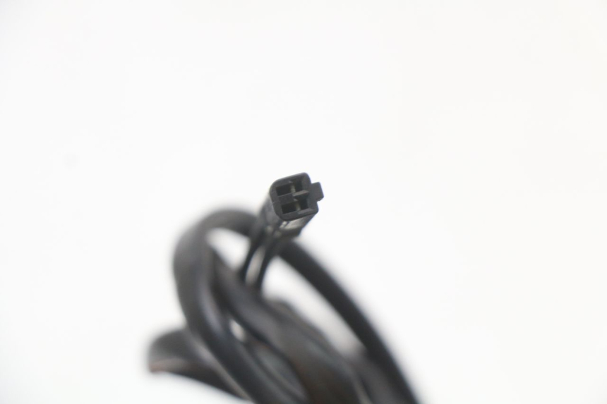 photo de REAR RIGHT TURN SIGNAL SUZUKI GZ MARAUDER 125 (1998 - 2004) - Surface and material condition