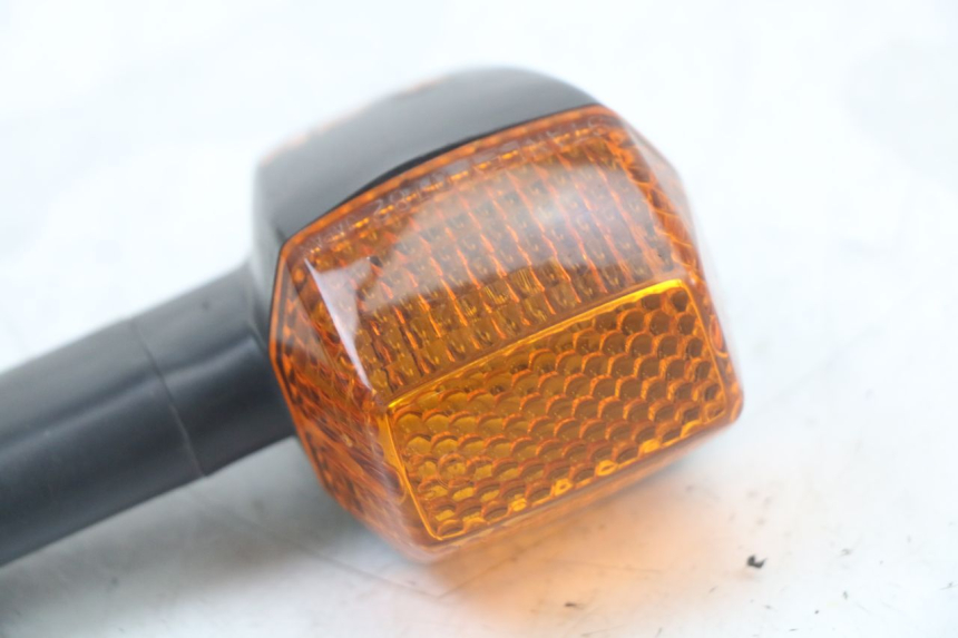 photo de REAR RIGHT TURN SIGNAL KAWASAKI GTR 1000 (1994 - 2004) - Alternative perspective