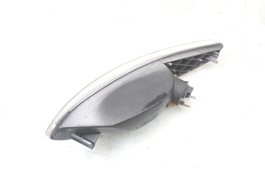 photo de REAR RIGHT TURN SIGNAL PEUGEOT ELYSTAR 50 (2002 - 2014) - Alternative perspective