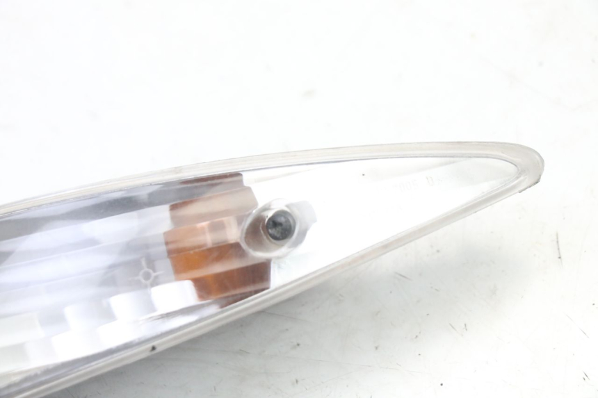 photo de REAR RIGHT TURN SIGNAL PEUGEOT ELYSTAR 50 (2002 - 2014) - Zoom on usage condition