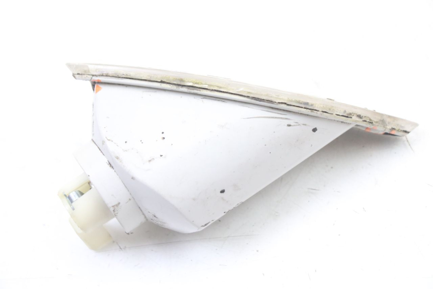 photo de REAR RIGHT TURN SIGNAL PIAGGIO VESPA GRANTURISMO 125 (2003 - 2007) - Zoom on usage condition