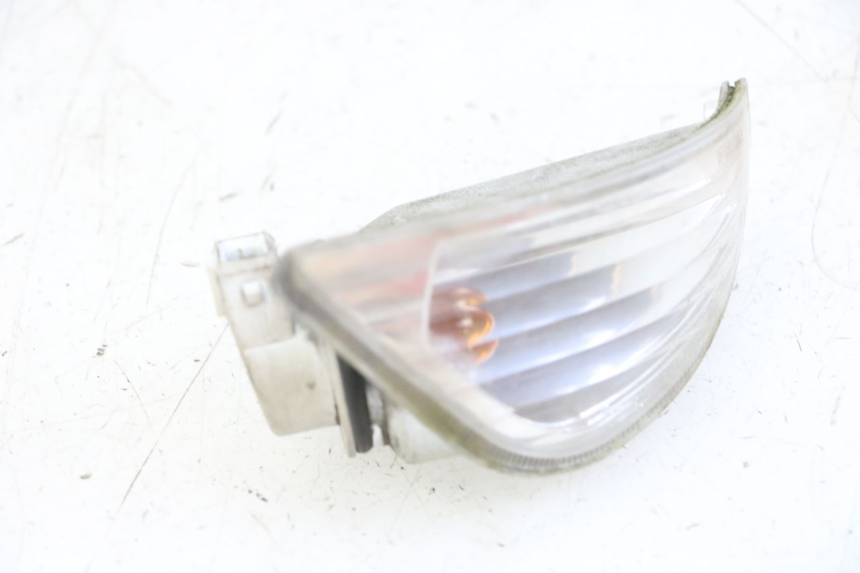 photo de REAR RIGHT TURN SIGNAL PIAGGIO VESPA LX 150 (2005 - 2013) - Alternative perspective