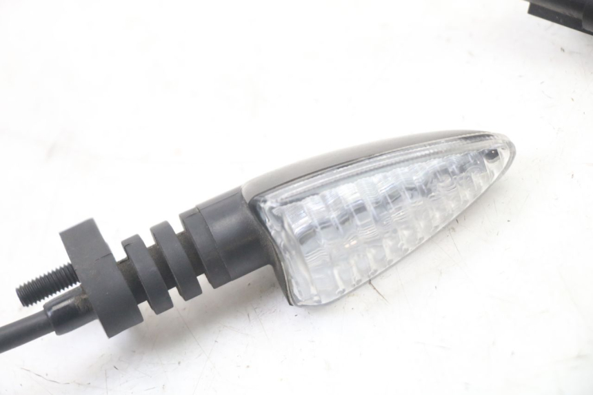 photo de REAR RIGHT TURN SIGNAL LIGIER PULSE 3 1 (2014 - 2020) - Zoom on usage condition