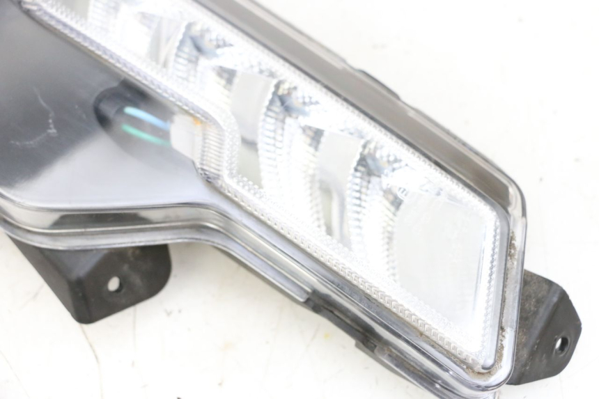 photo de REAR RIGHT TURN SIGNAL EFUN PUSA 1 - Zoom on usage condition