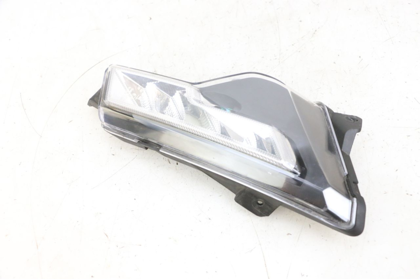 photo de REAR RIGHT TURN SIGNAL EFUN PUSA 1 - Surface and material condition