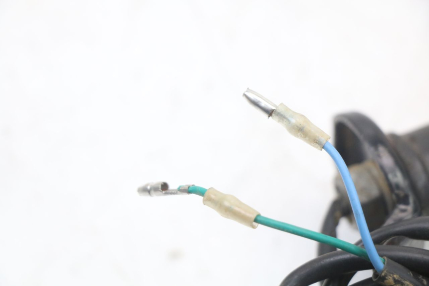 photo de REAR RIGHT TURN SIGNAL REGAL RAPTOR SPYDER 125 (2010 - 2018) - Fixing points details