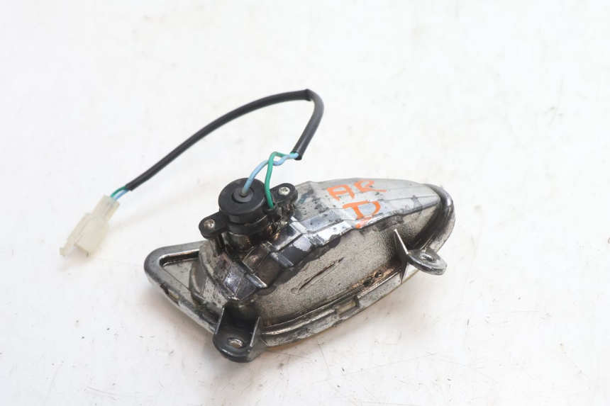 photo de REAR RIGHT TURN SIGNAL YIYING RETRO 50 (2008 - 2017) - Zoom on usage condition