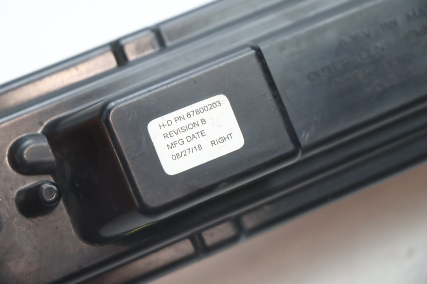 photo de REAR RIGHT TURN SIGNAL HARLEY DAVIDSON ROAD GLIDE FLTRXSE 1920 (2018 - 2022) - Fixing points details