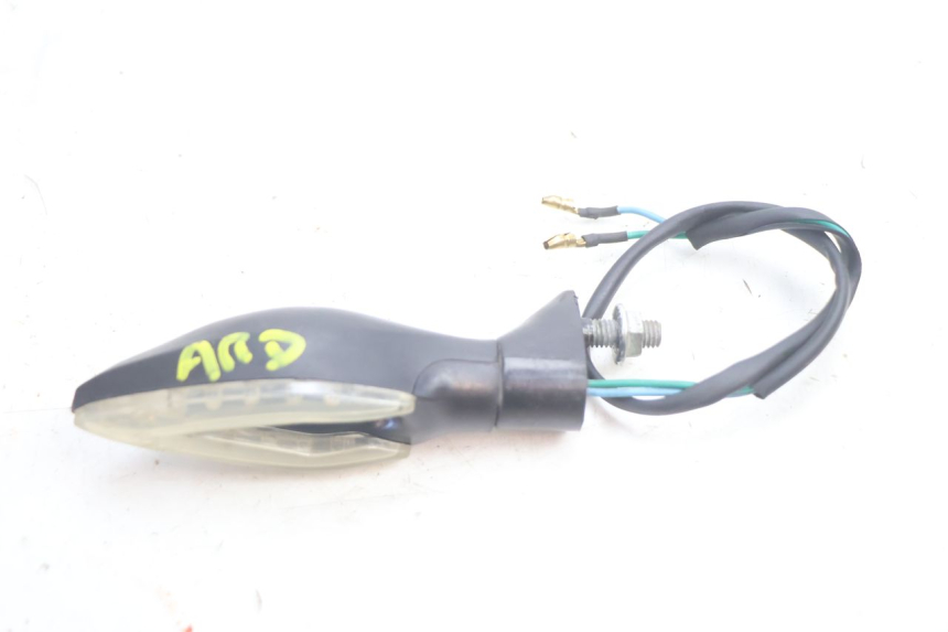 photo de REAR RIGHT TURN SIGNAL YAMASAKI ROADSTER 50 (2013 - 2018) - Technical close-up