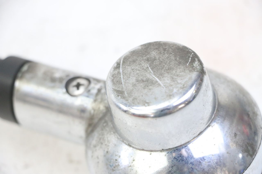 photo de REAR RIGHT TURN SIGNAL APRILIA SCARABEO GT TOURING 125 (1999 - 2005) - Fixing points details