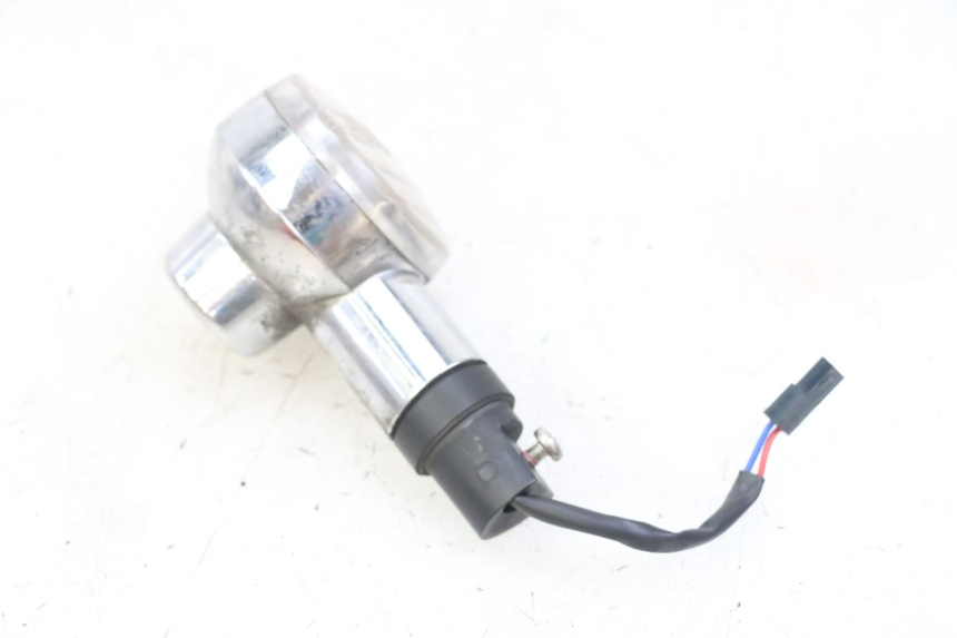 photo de REAR RIGHT TURN SIGNAL APRILIA SCARABEO GT TOURING 125 (1999 - 2005) - Surface and material condition