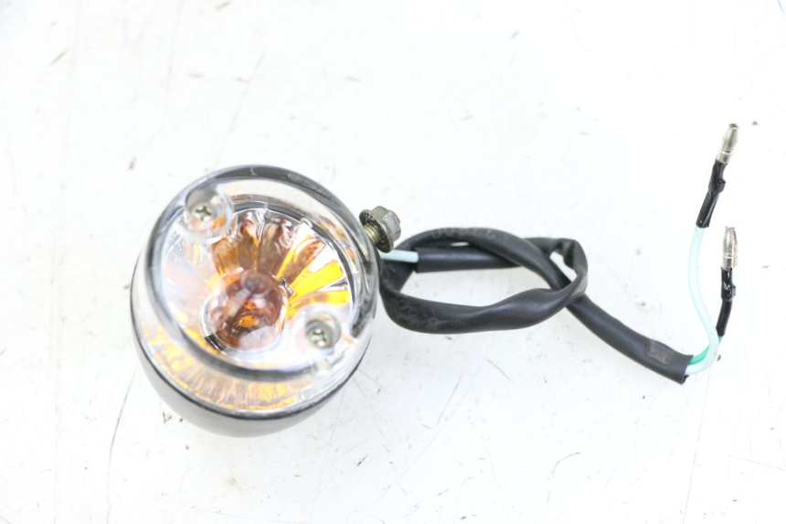 photo de REAR RIGHT TURN SIGNAL SYM ORBIT 2 4T 50 (2008 - 2017) - Zoom on usage condition