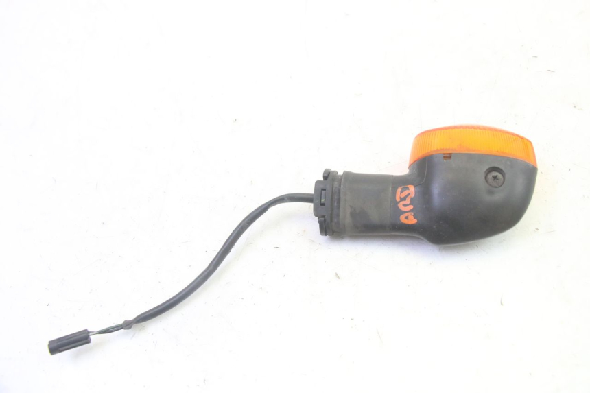 photo de REAR RIGHT TURN SIGNAL YAMAHA TDM ABS 900 (2002 - 2014) - Alternative perspective
