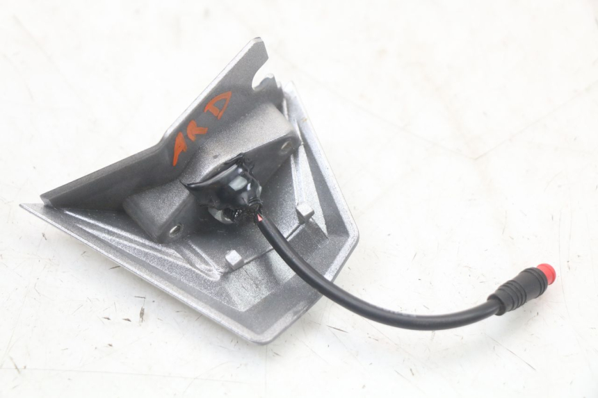 photo de REAR RIGHT TURN SIGNAL DUALTRON TOGO PLUS 1 - Fixing points details