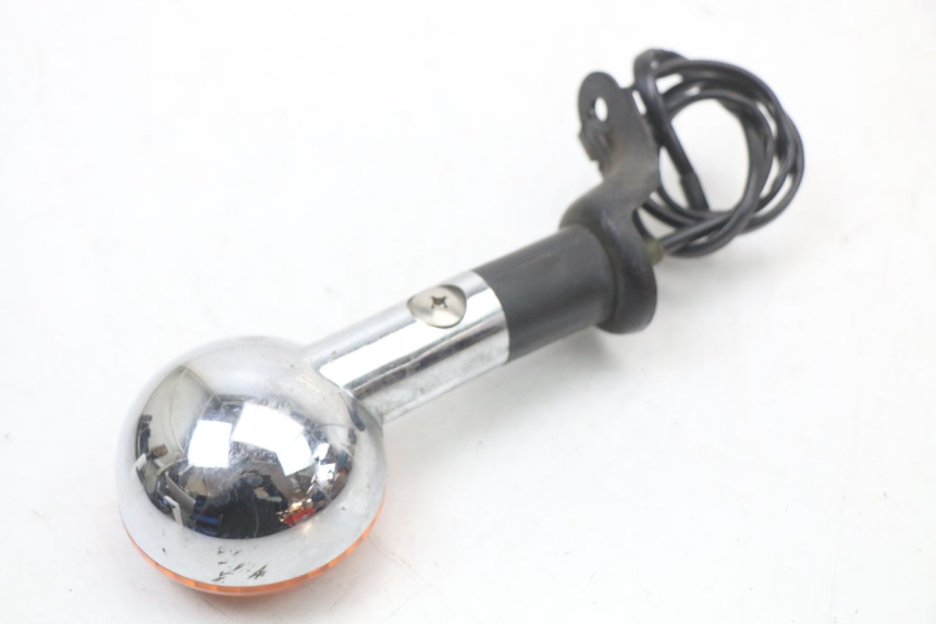 photo de REAR RIGHT TURN SIGNAL SUZUKI VL INTRUDER 125 (2004 - 2007) - Technical close-up