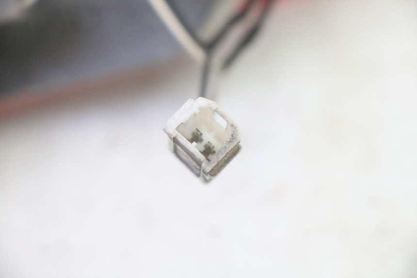 photo de RIGHT REAR TURN SIGNAL PIAGGIO XEVO - X EVO 125 (2007 - 2017) - Surface and material condition