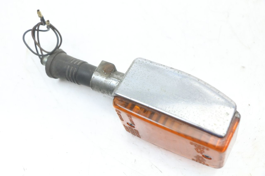 photo de REAR RIGHT TURN SIGNAL YAMAHA XJ F 900 (1983 - 1994) - Zoom on usage condition