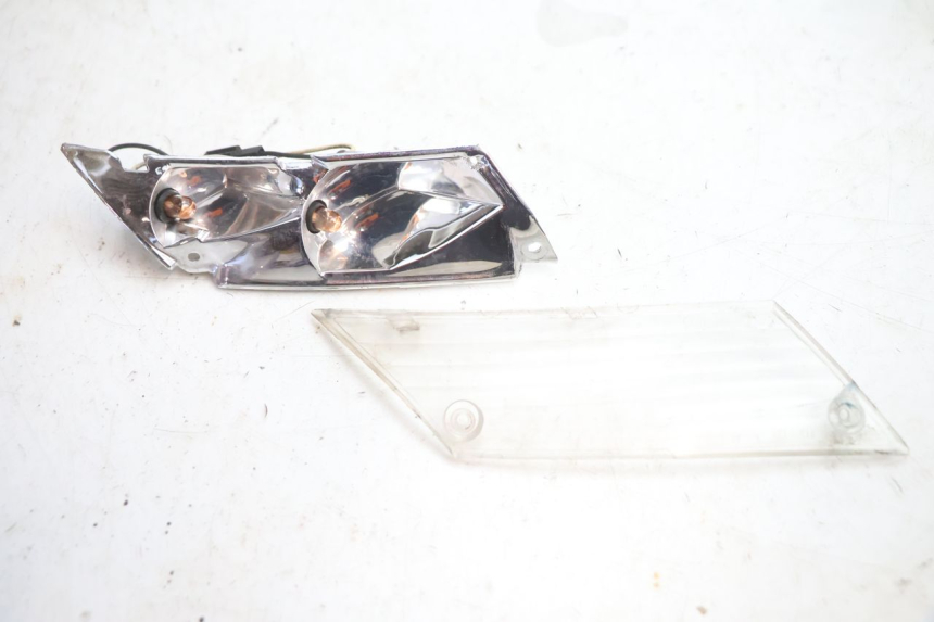 photo de REAR RIGHT TURN SIGNAL PIAGGIO ZIP 4T 50 (2018 - 2020) - Technical close-up