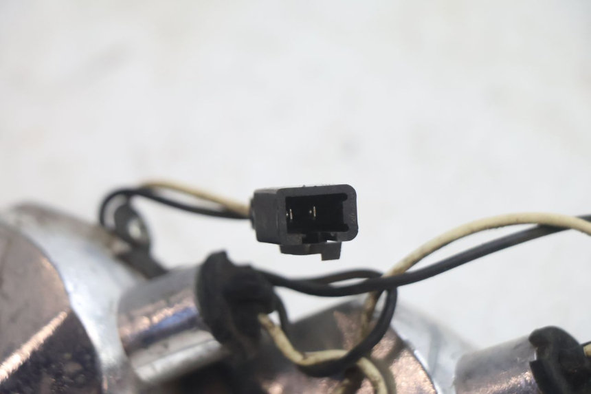 photo de REAR RIGHT TURN SIGNAL PIAGGIO ZIP 4T 50 (2018 - 2020) - Surface and material condition