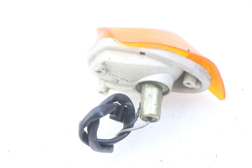 photo de RIGHT REAR TURN SIGNAL KAWASAKI ZZR 600 (1995 - 2004) - Alternative perspective