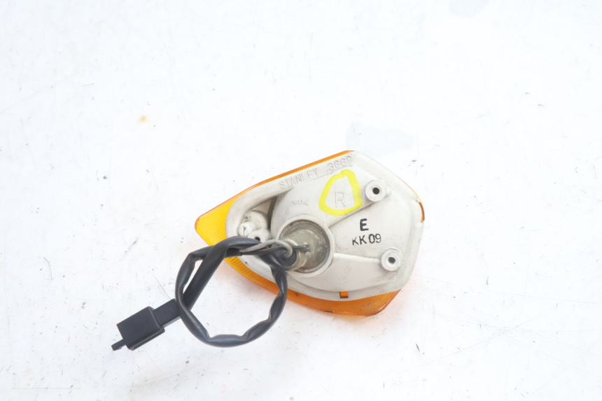 photo de RIGHT REAR TURN SIGNAL KAWASAKI ZZR 600 (1995 - 2004) - Zoom on usage condition