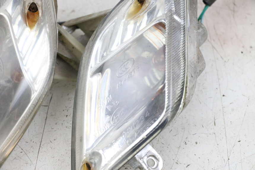 photo de REAR TURN SIGNAL SYM FIDDLE 2 50 (2008 - 2013) - Alternative perspective