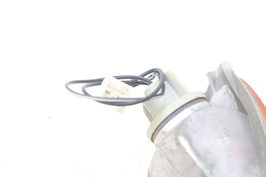 photo de REAR TURN SIGNAL PIAGGIO FLY 100 (2006 - 2010) - Alternative perspective